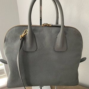 BURBERRY
Grainy Calfskin